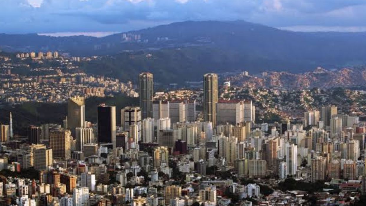 Bolsa de Caracas con sectores inmobiliario y construcción alían esfuerzos para financiar la reconstrucción (VENEZUELA)