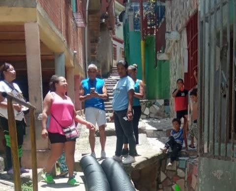 Comunidades trabajan para mejorar servicios (VENEZUELA)